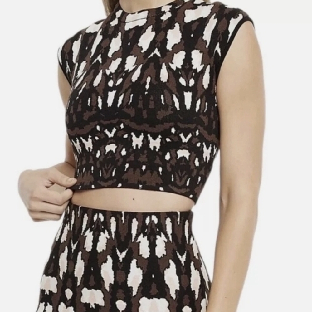 Brown and White Patterned Women's Top XL X Large New NWT Crop Sleeveless